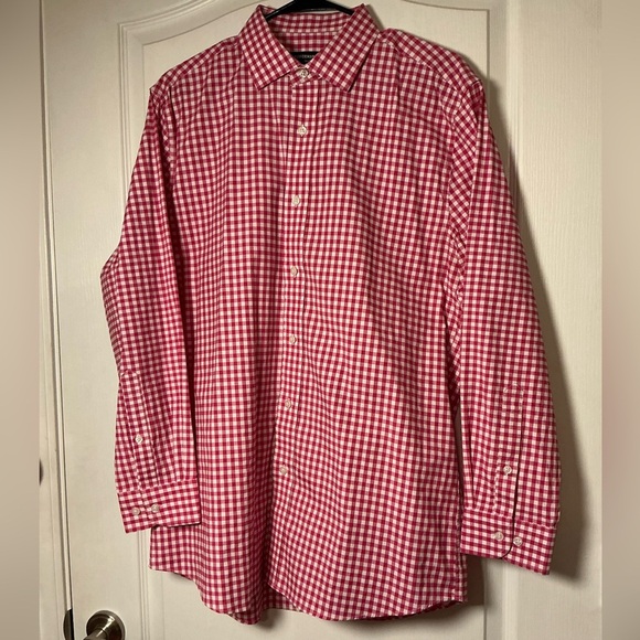 Linda Uomo Performance Shirt in Vibrant Pink - Picture 1 of 7